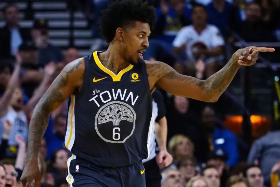 相对之下 相对之下